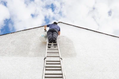 Peinture extérieure à la Tuilière — façades et ravalement